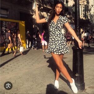 Realisation Par Valentina in Daisy size Medium